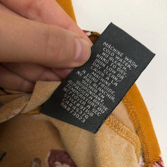 Mustard Yellow with floral design Suzy Shier size medium shirt mustard - Picture 9 of 9